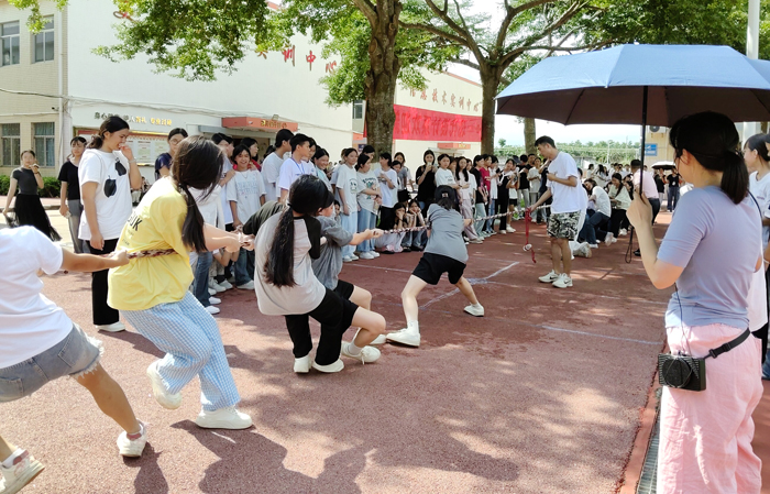 现代设计系团总支：激扬青春 “绳”采飞扬...